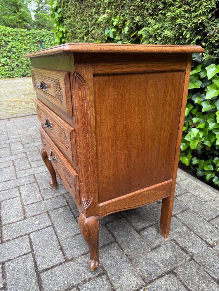 Louis XV style Chest of drawers