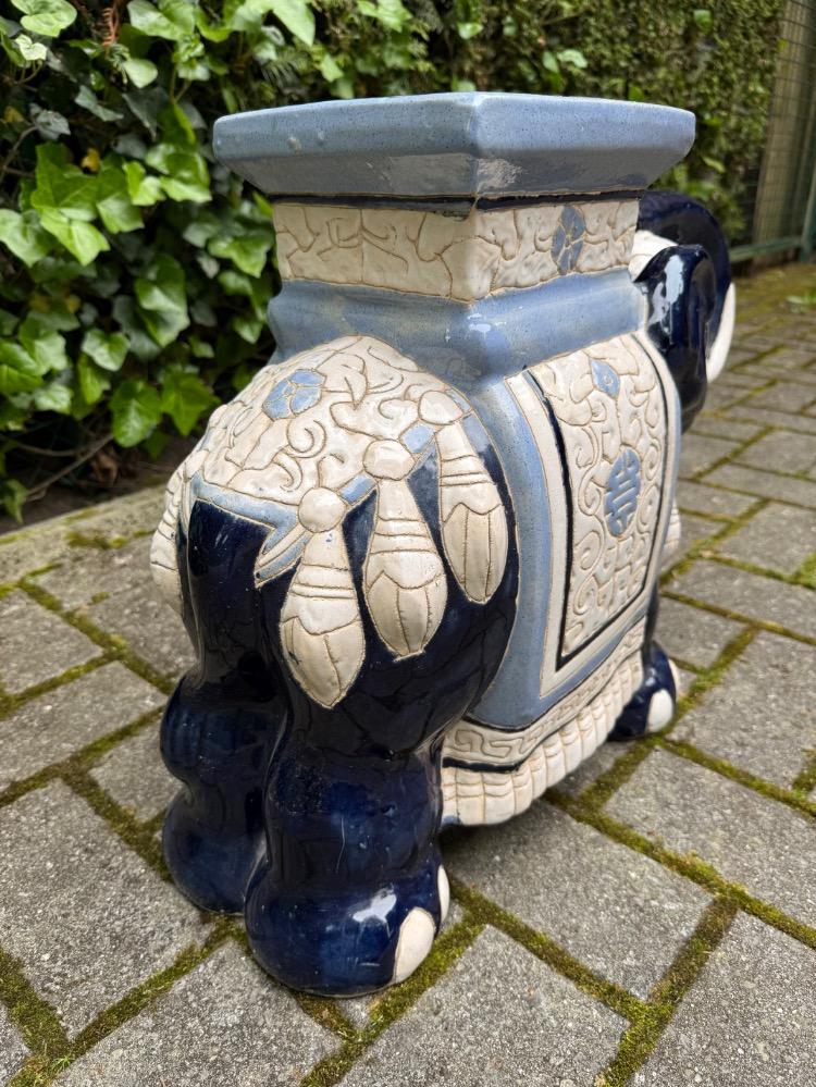 Oriental elephant Plantstand