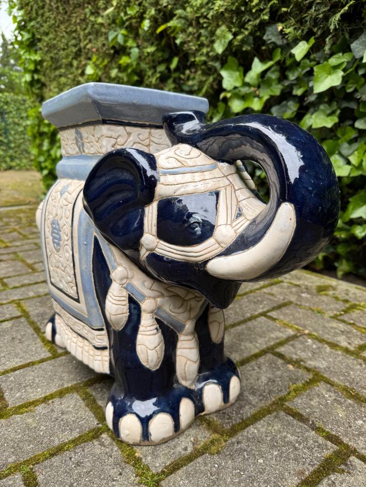 Oriental elephant Plantstand
