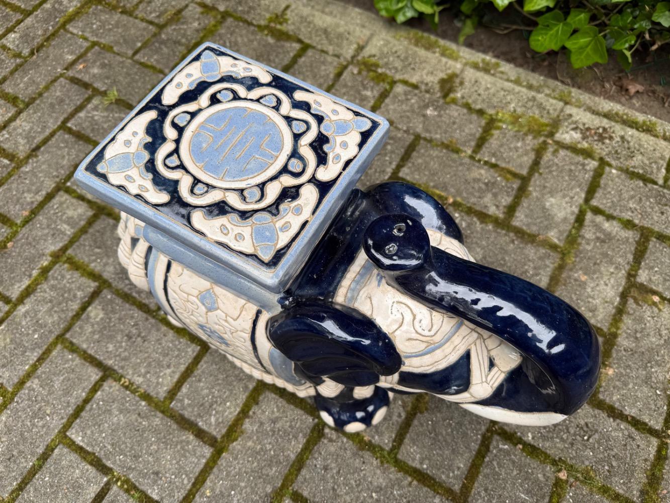Oriental elephant Plantstand