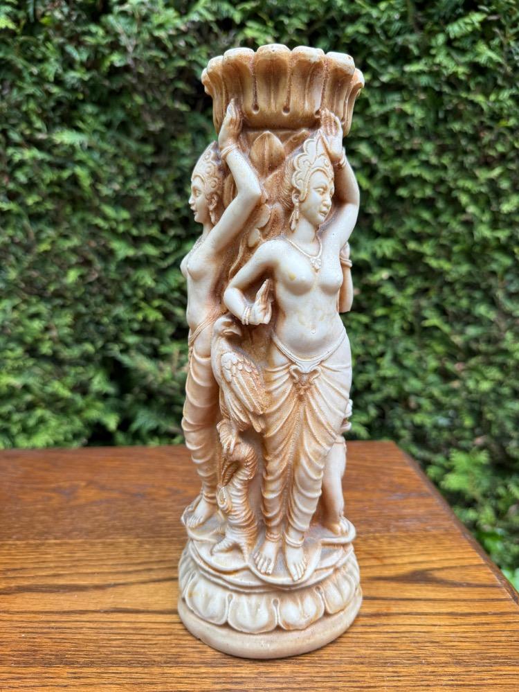 Pair of vases 