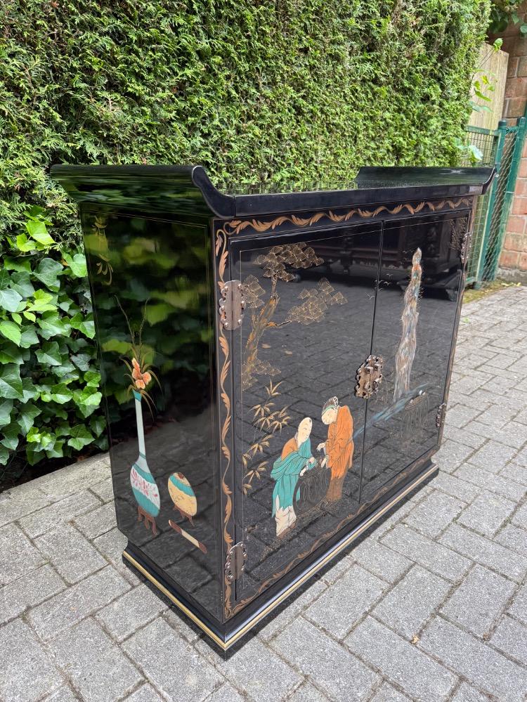 Bar cabinet
