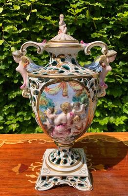 Capodimonte Vase - Statues, sculptures & porcelain