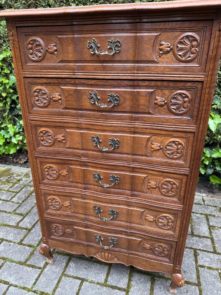 Chest of drawers 