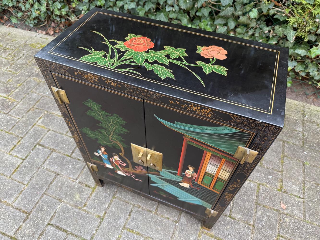Chinese Cabinet
