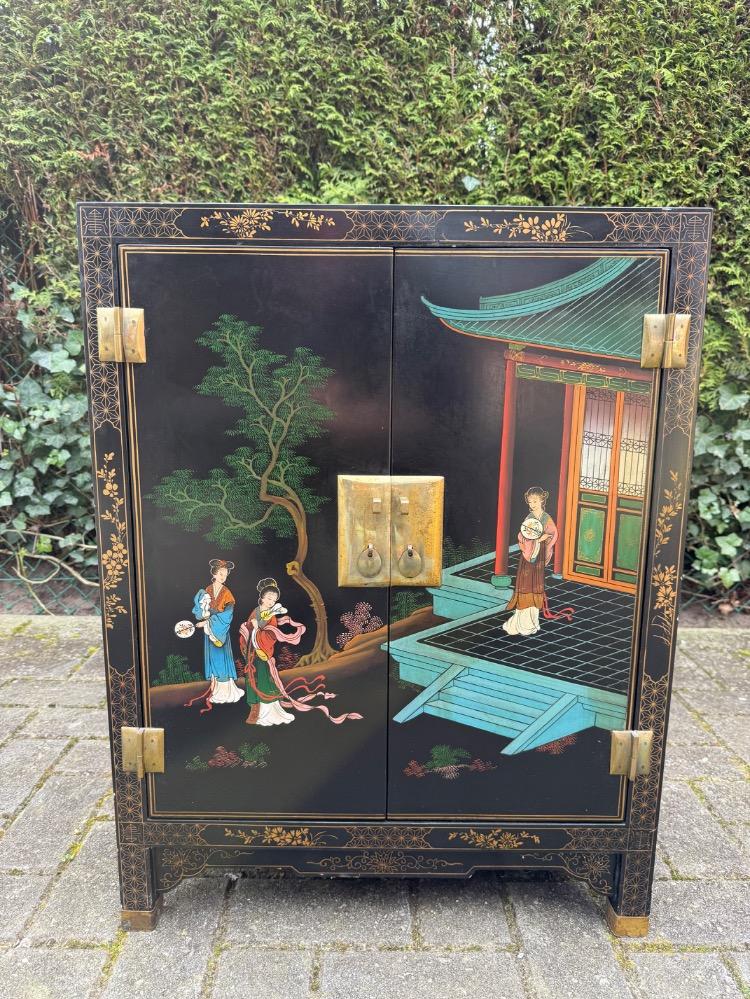 Chinese Cabinet