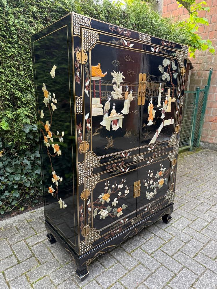 Chinese Cabinet