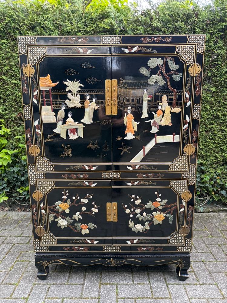 Chinese Cabinet
