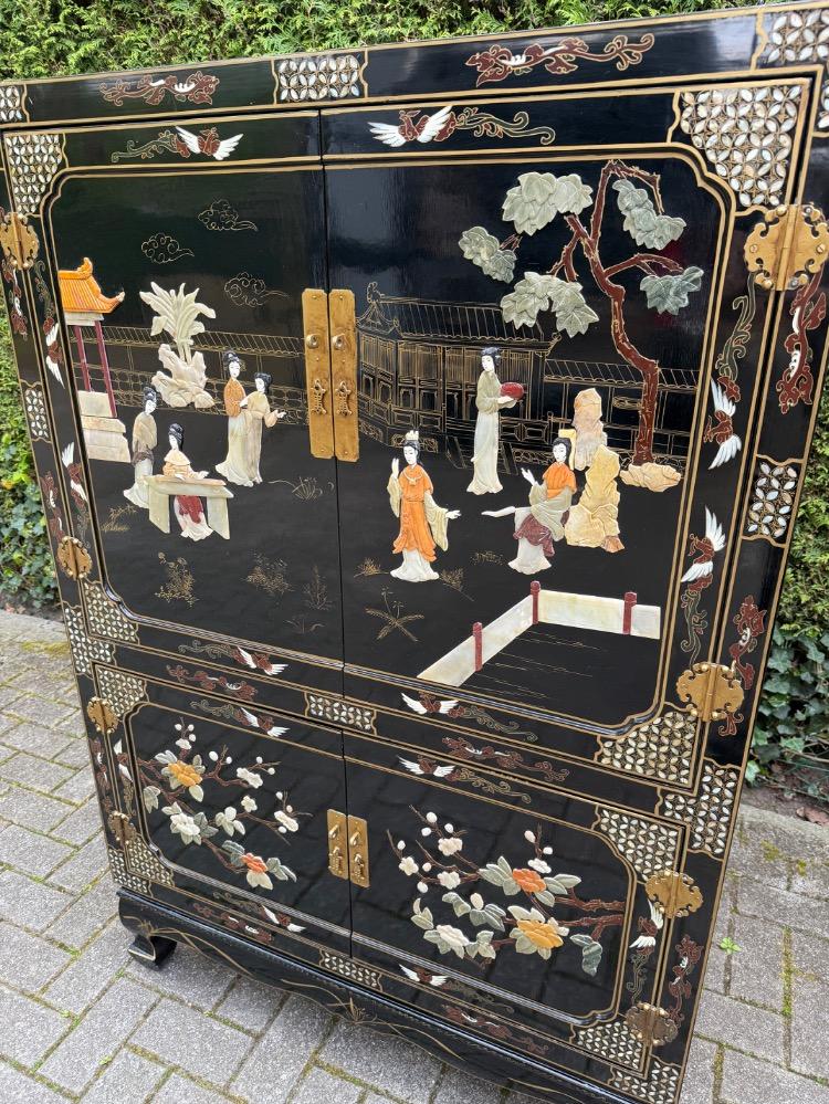 Chinese Cabinet
