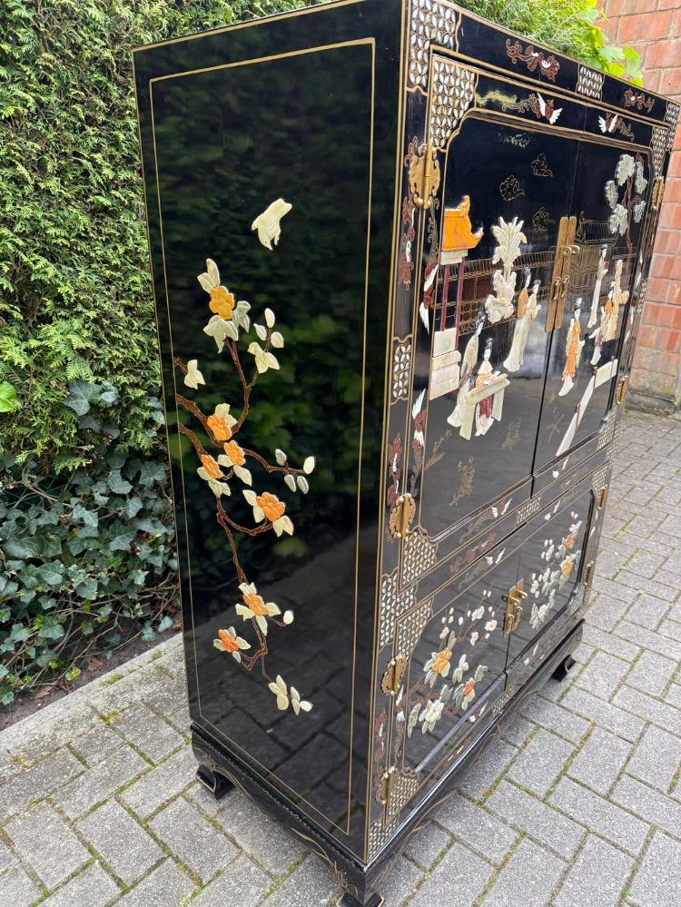 Chinese Cabinet