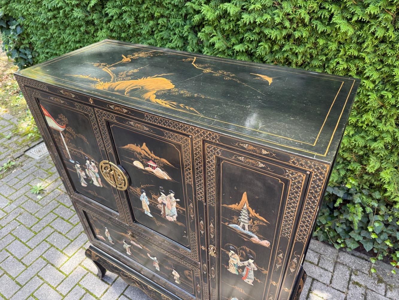 Chinese Cabinet