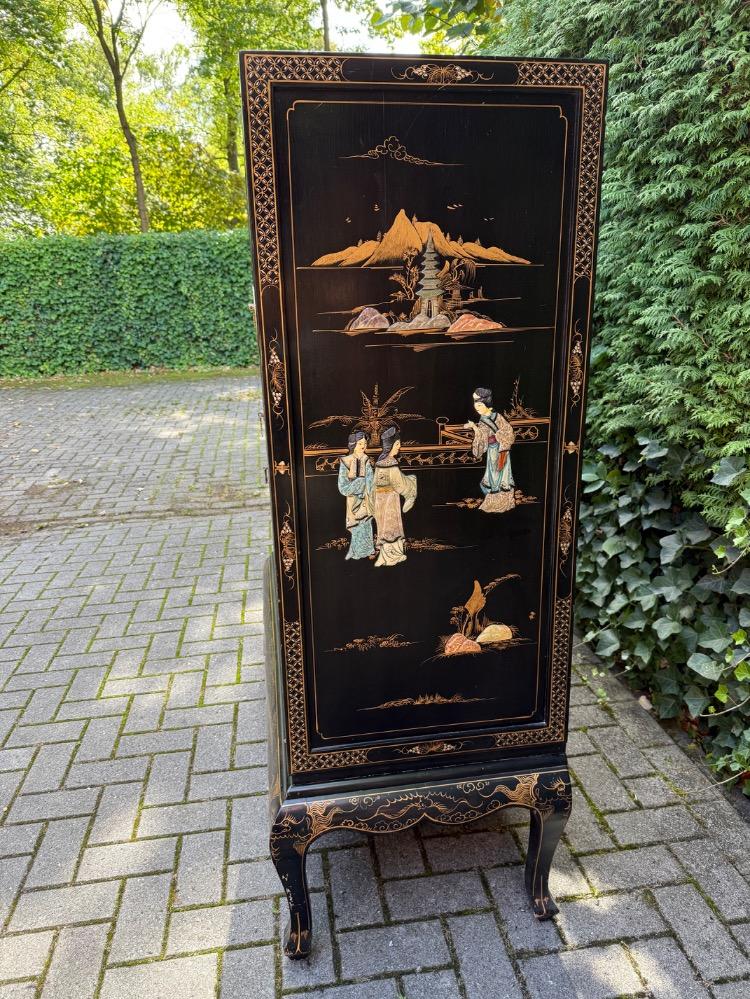 Chinese Cabinet
