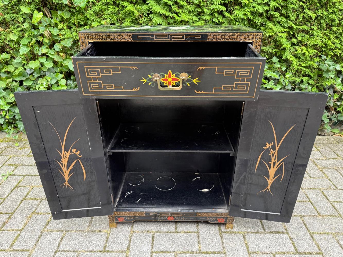 Chinese Cabinet