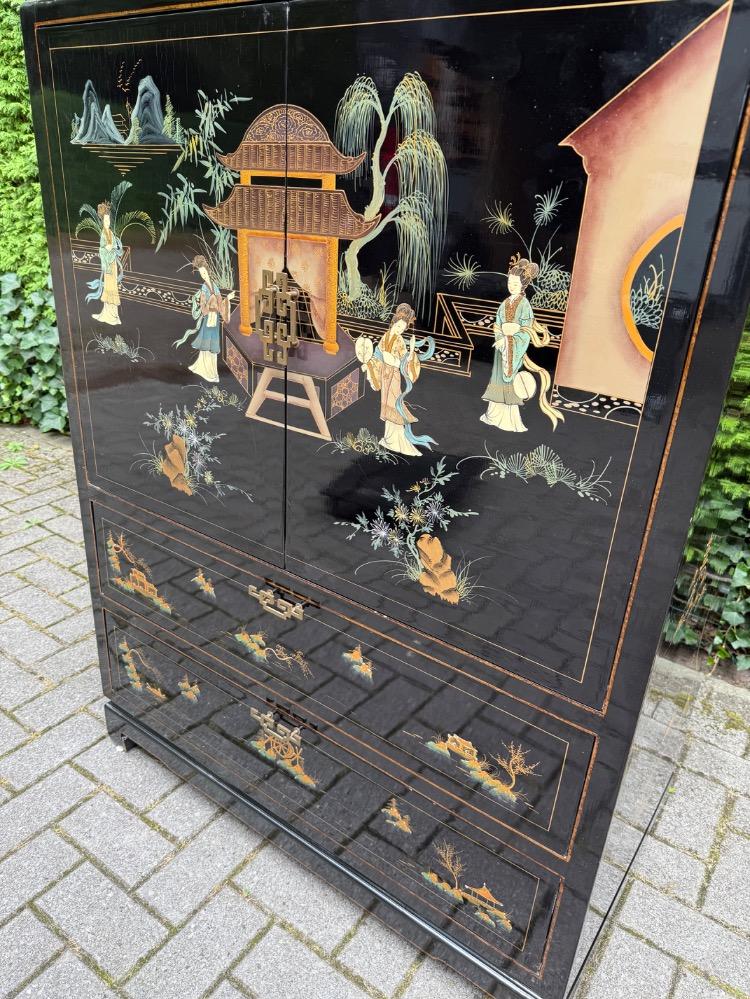 Chinese Cabinet