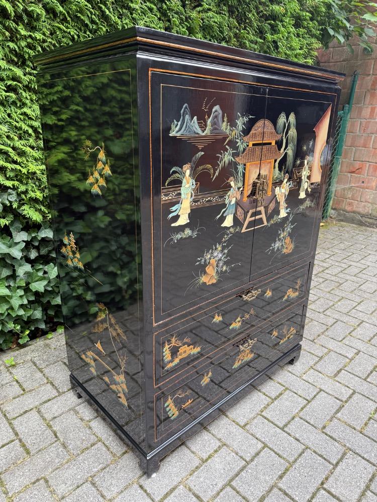 Chinese Cabinet