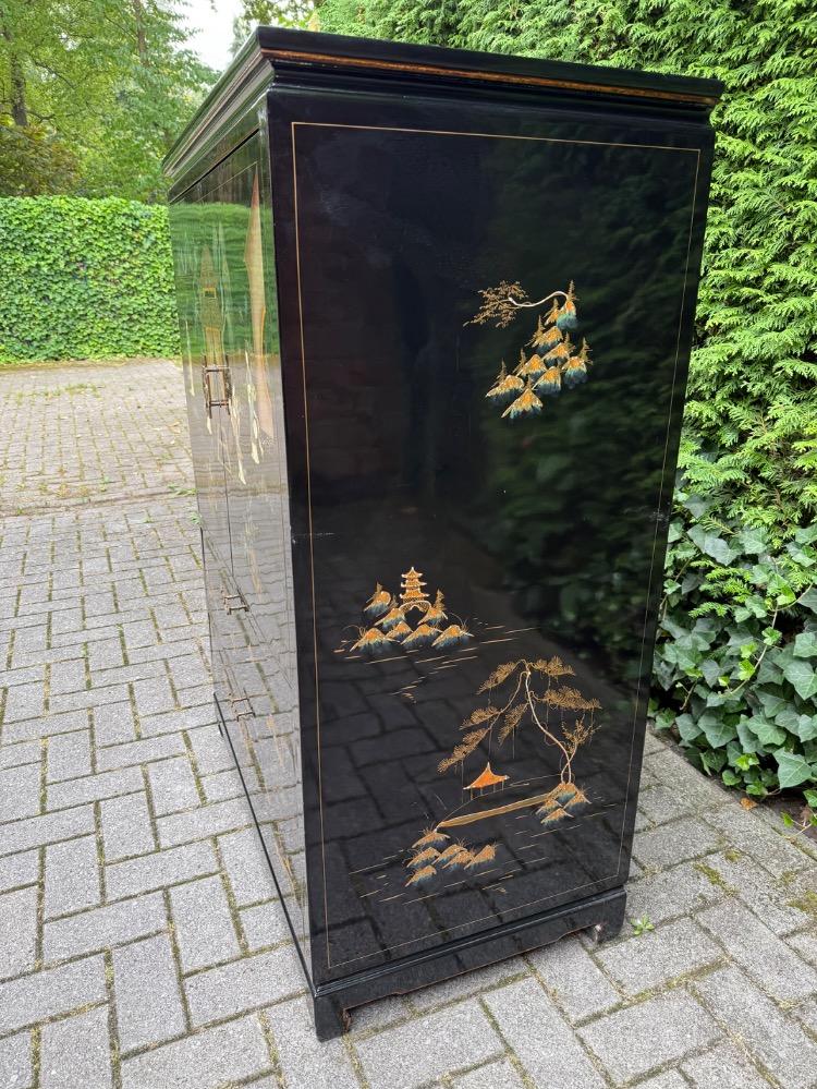 Chinese Cabinet