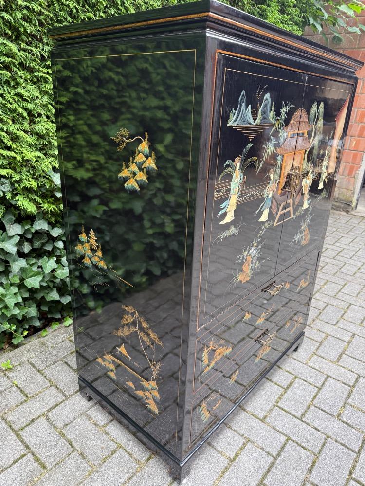 Chinese Cabinet