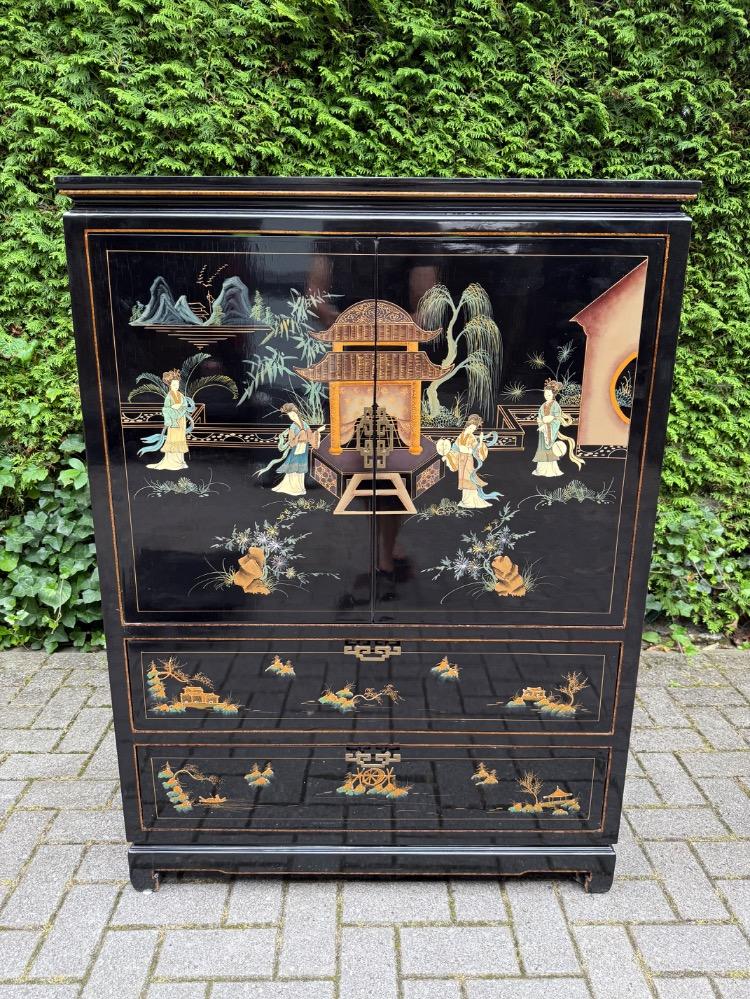 Chinese Cabinet