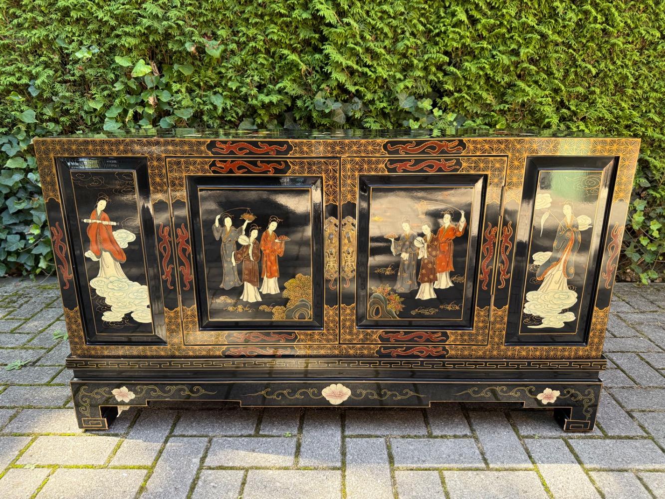 Chinese Cabinet