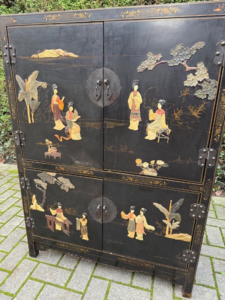 Chinese Cabinet