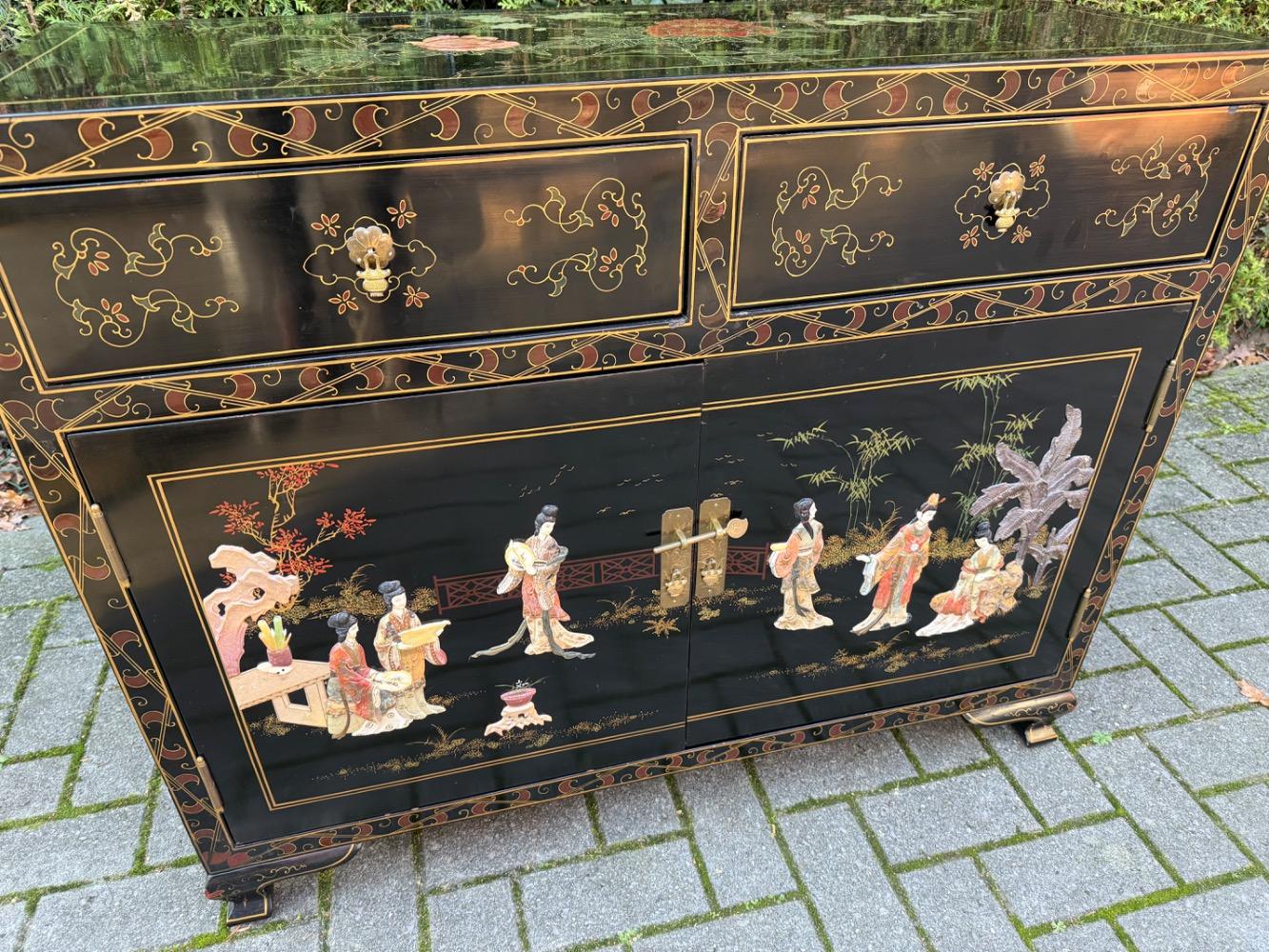 Chinese Cabinet