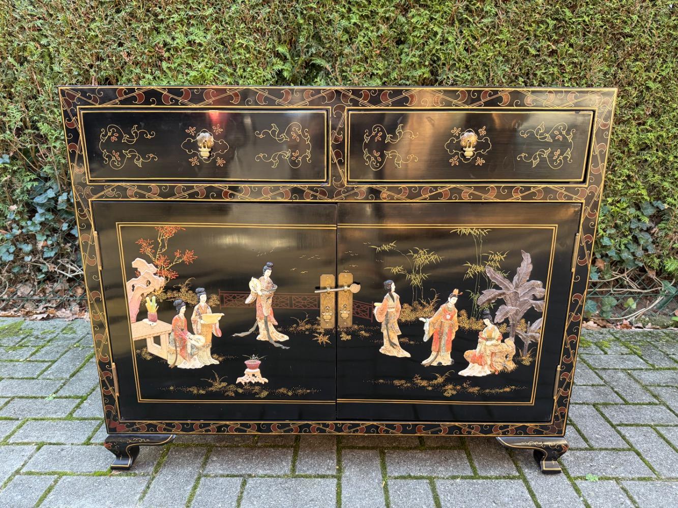 Chinese Cabinet