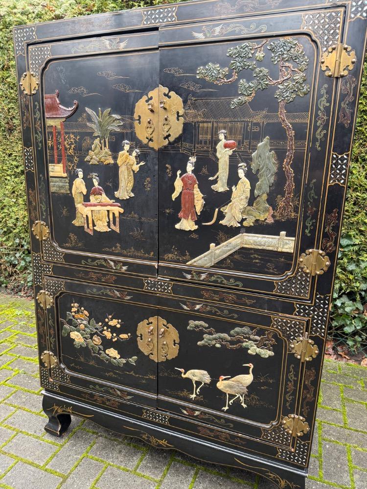 Chinese Cabinet