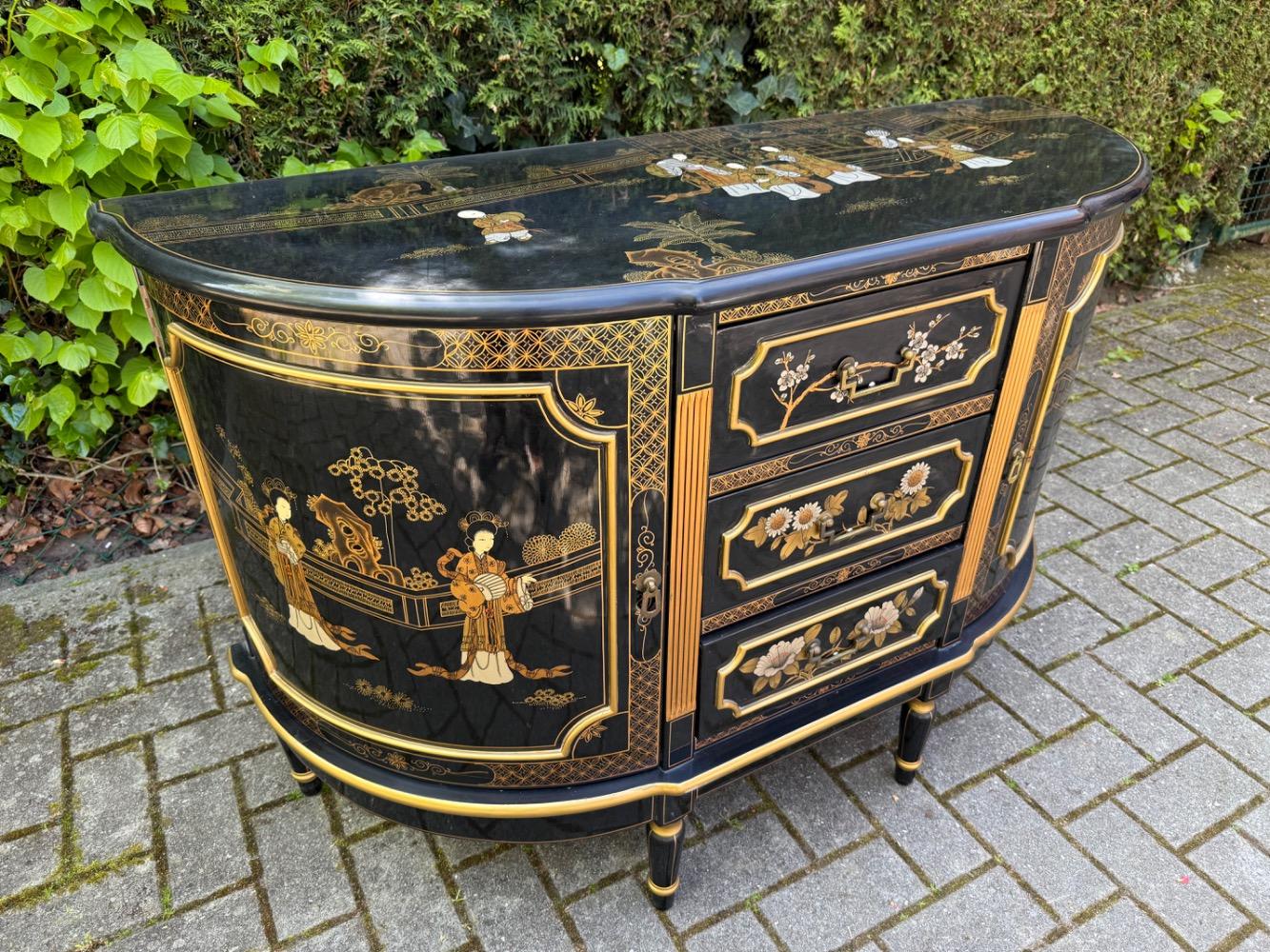 Chinese Cabinet