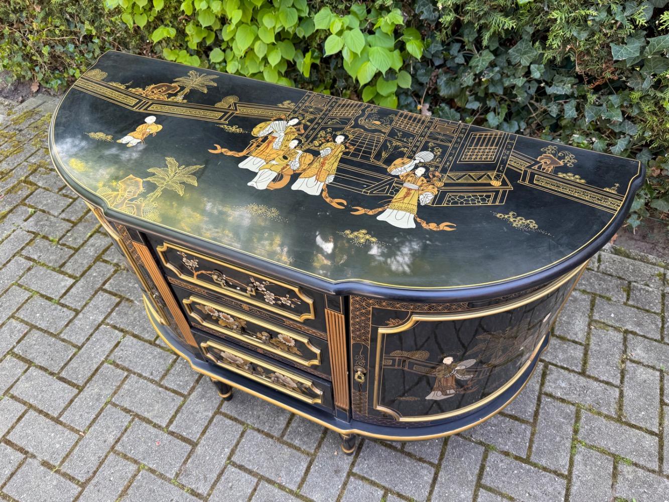 Chinese Cabinet