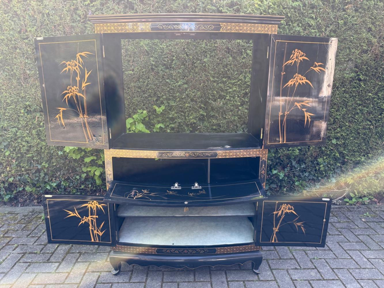 Chinese Cabinet
