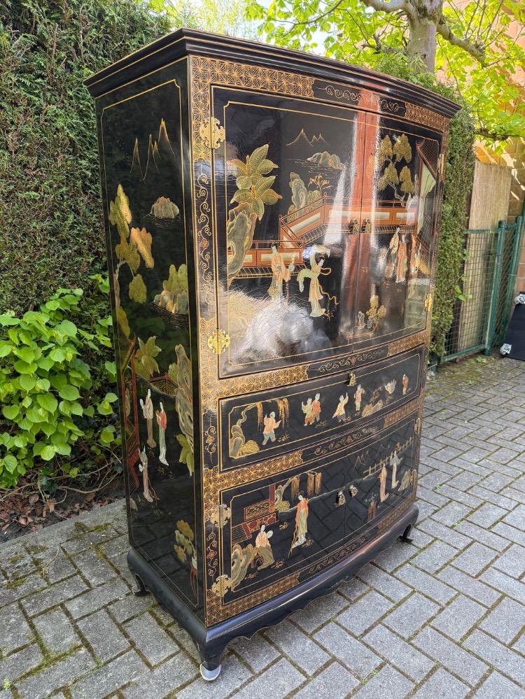 Chinese Cabinet