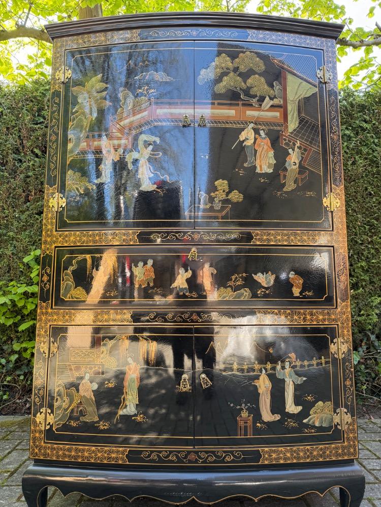 Chinese Cabinet