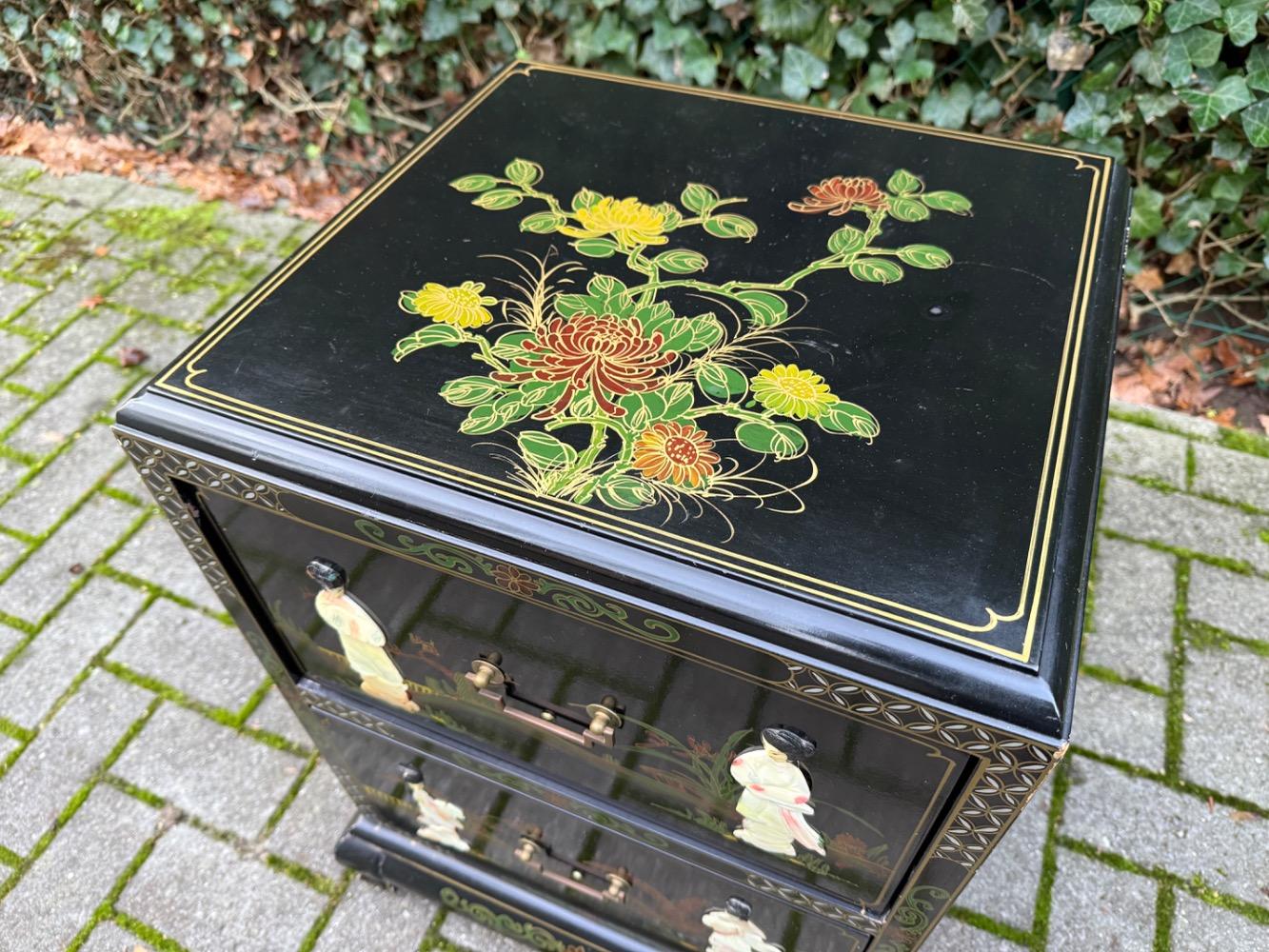 Chinese Chest of drawers
