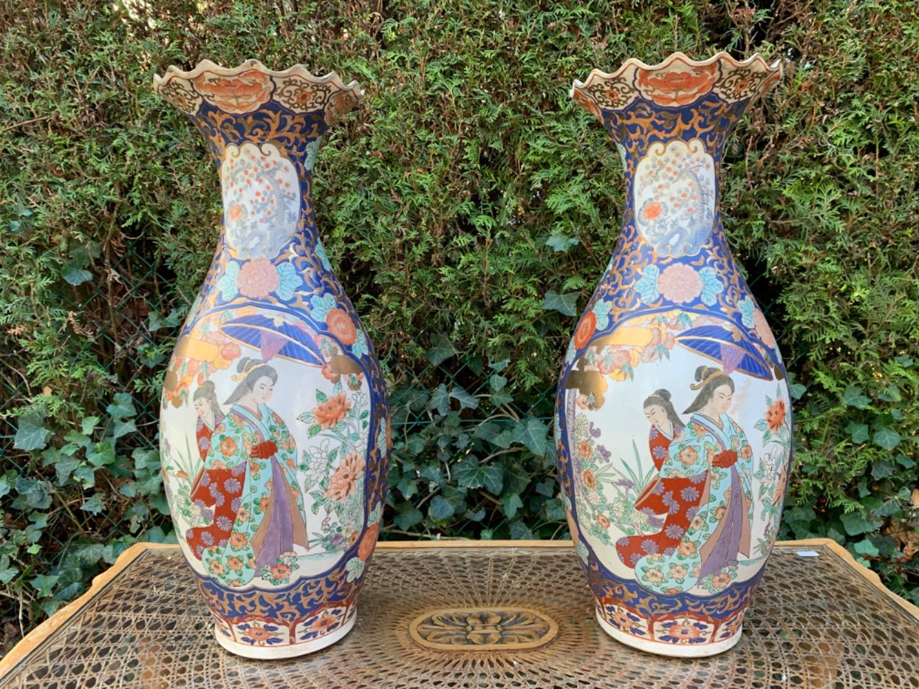 Chinese Pair of vases