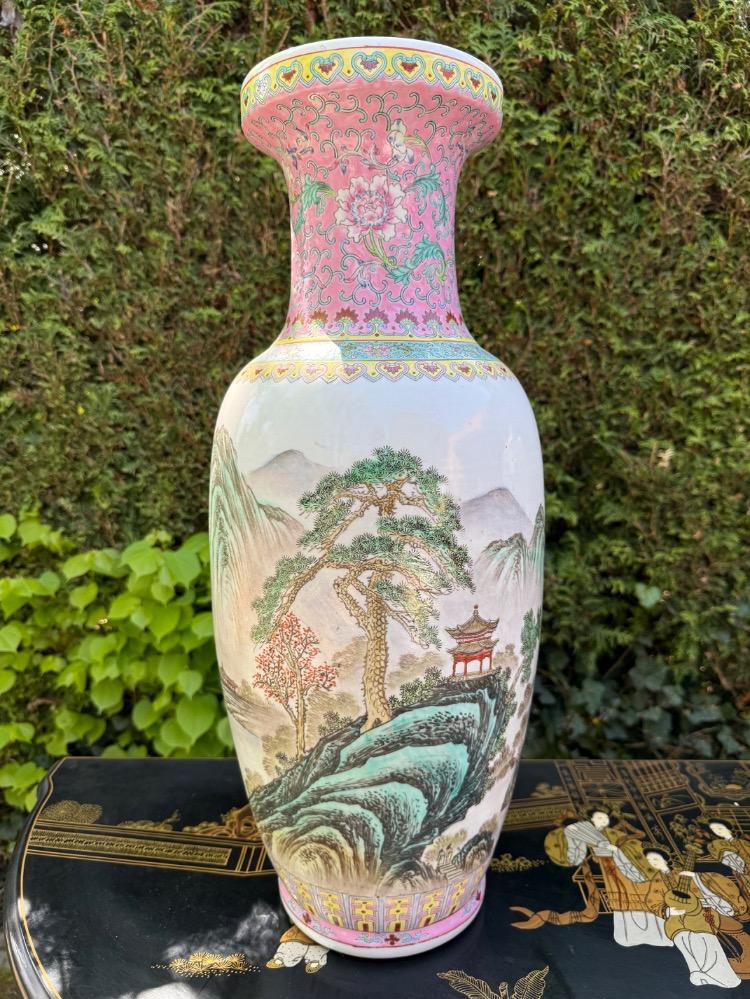 Chinese Pair of vases