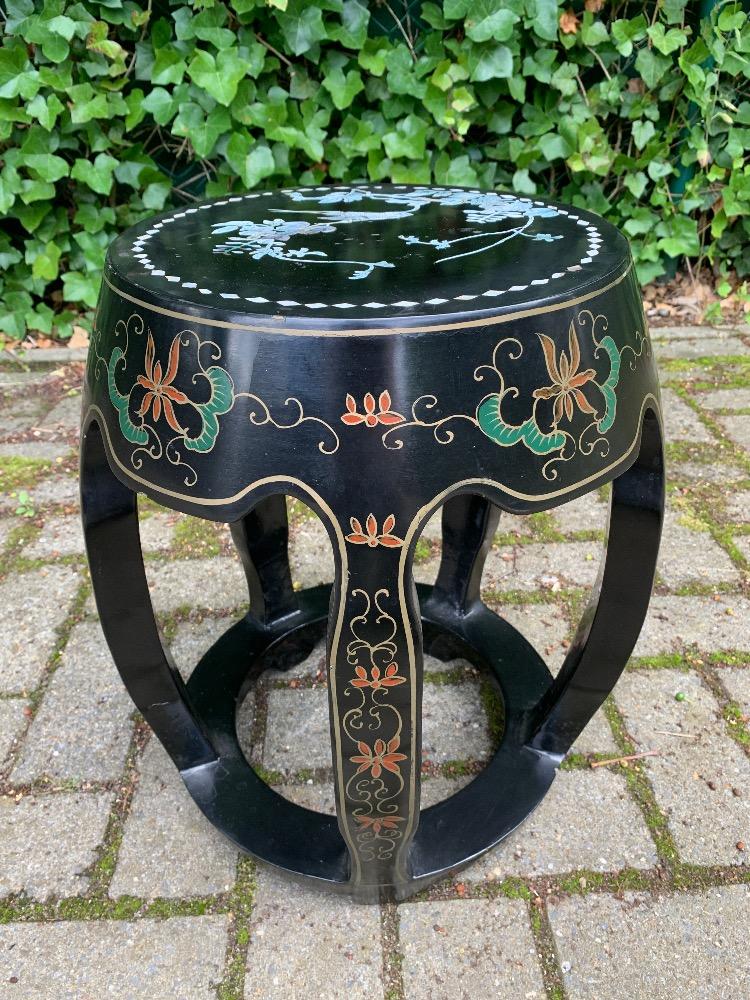 Chinese Side table - Sidetables - Items by category - European & DECORATIVE