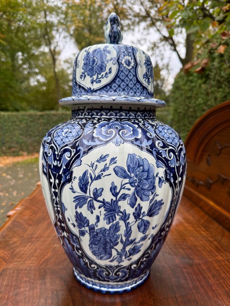 Delft style Ginger jar