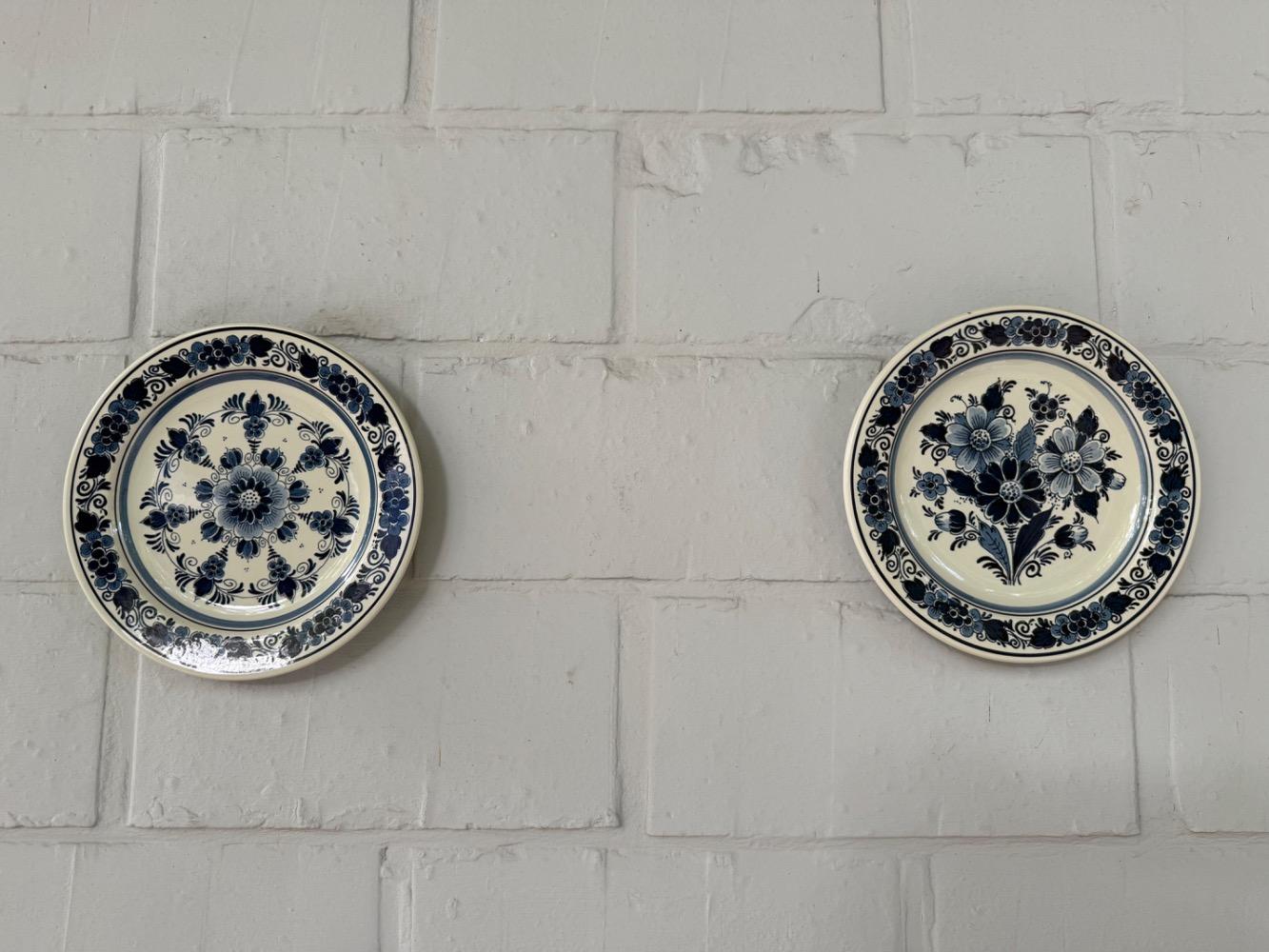Delft style Pair of plates