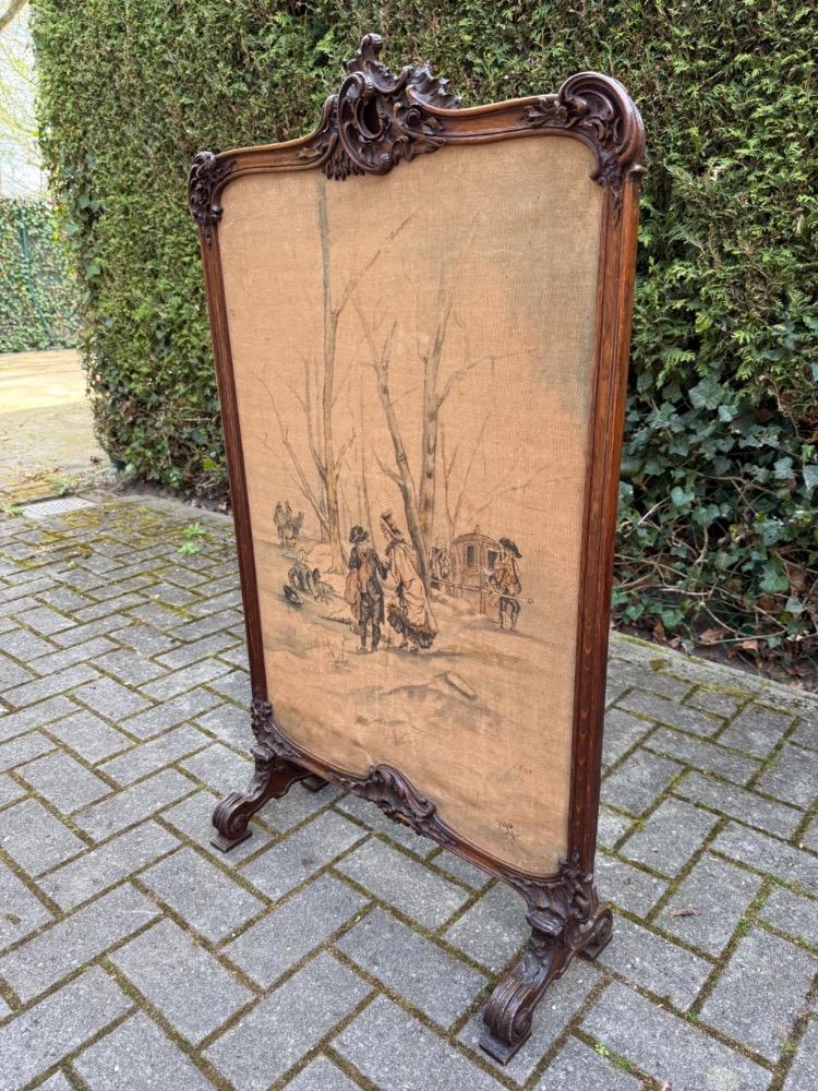 Fire screen 