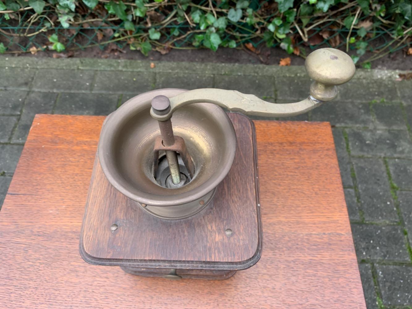 Flemish style Coffee grinder