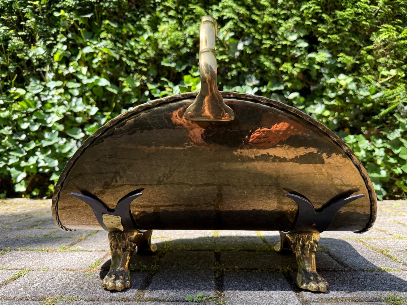 Flemish style Wood basket