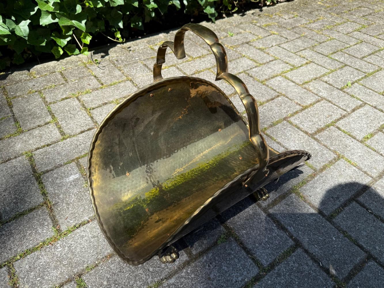 Flemish style Wood basket