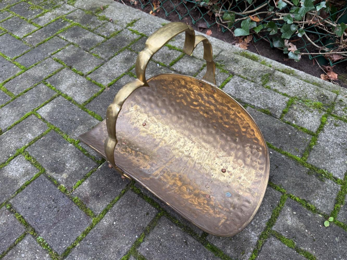 Flemish style Wood basket