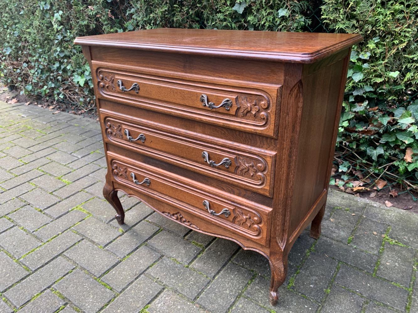 French Provincial Chest of drawers