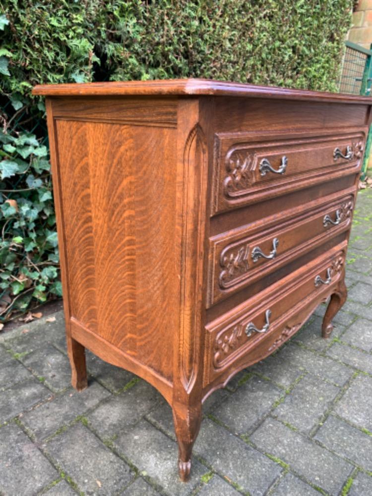 French Provincial Chest of drawers