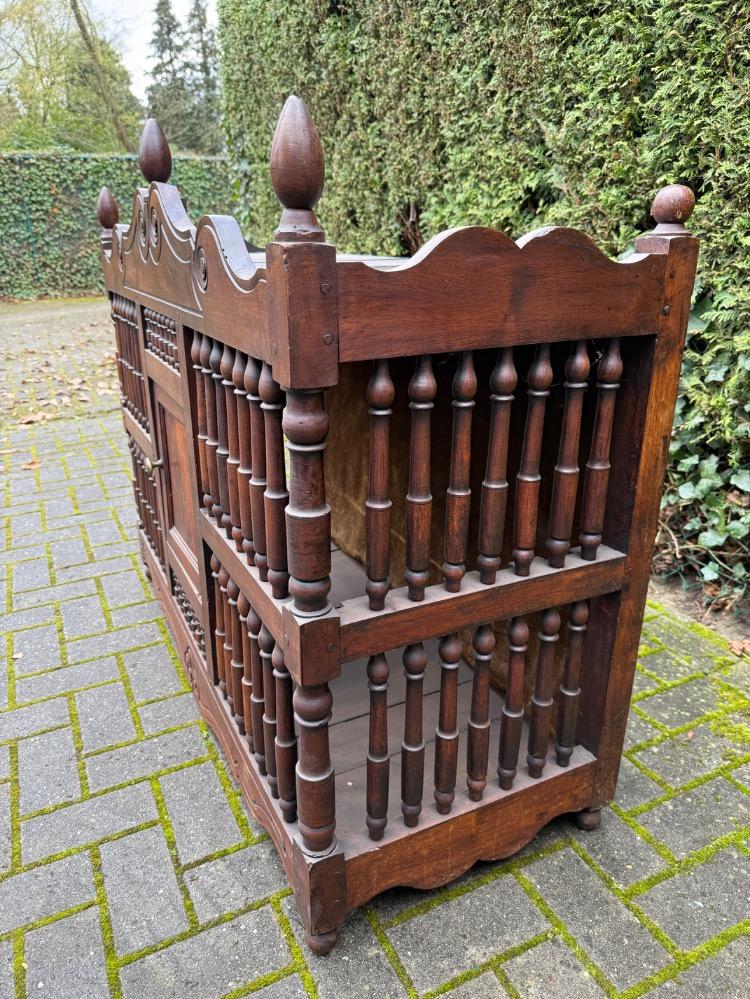 French Provincial Pannetière