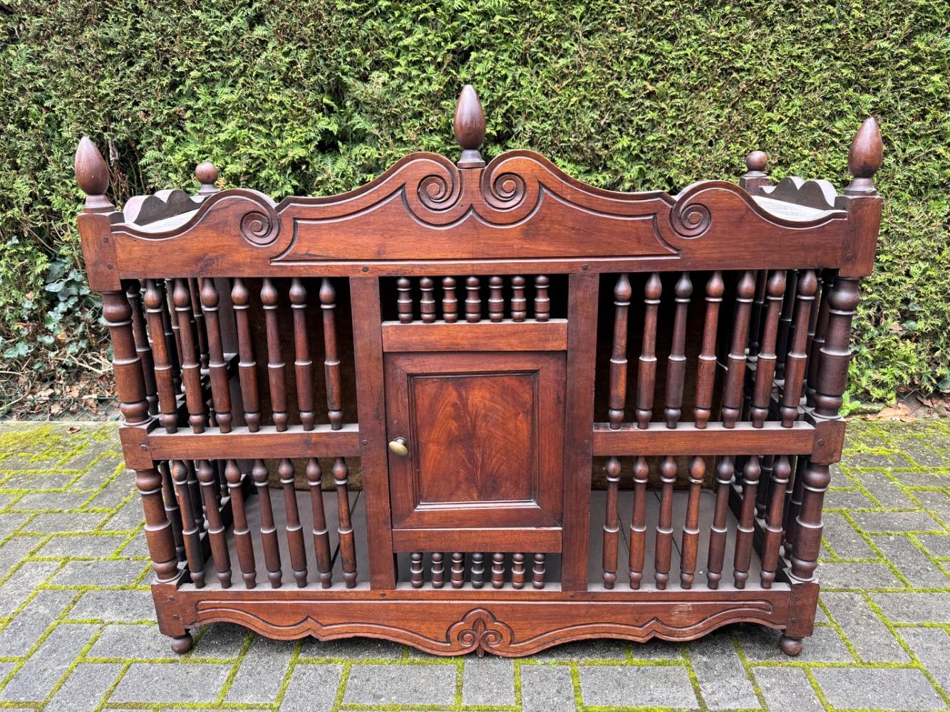 French Provincial Pannetière