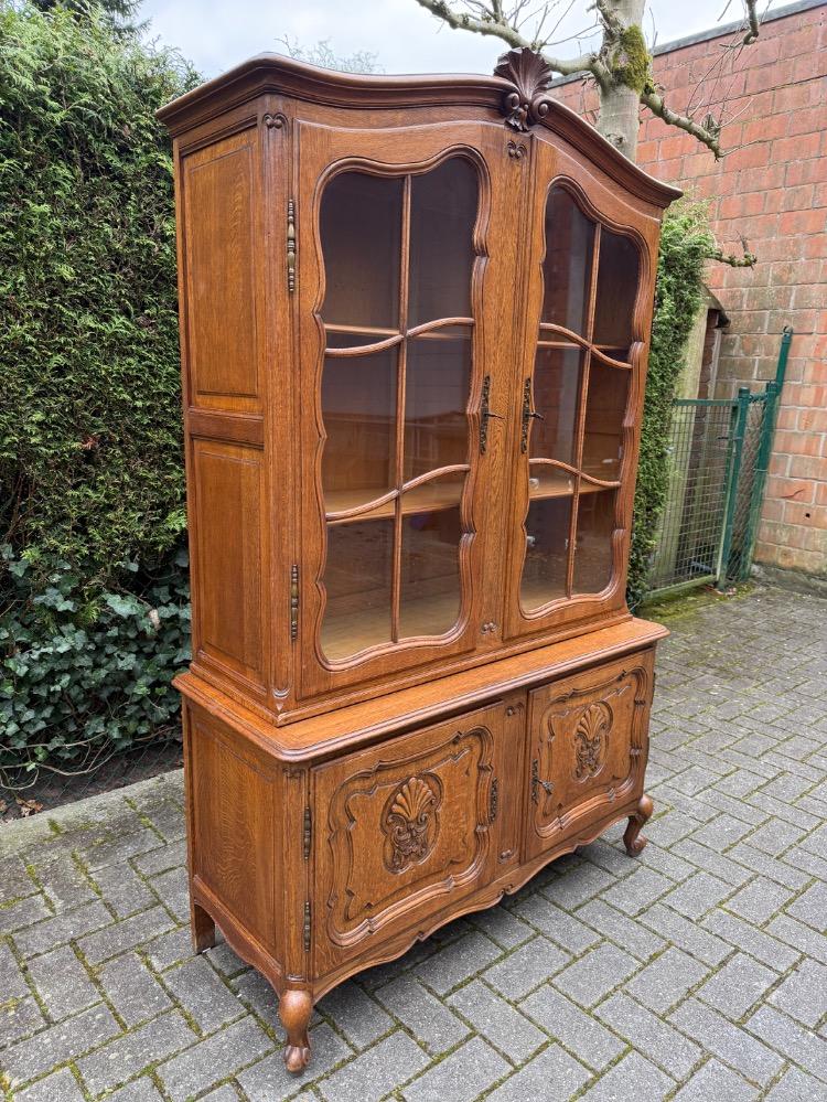 French Provincial Vitrine