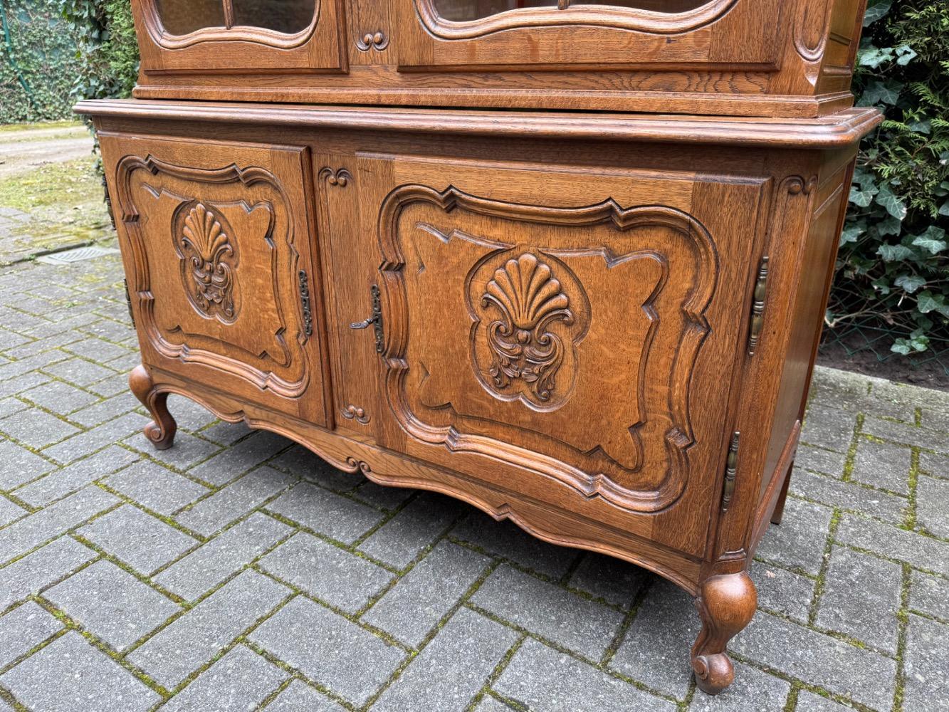French Provincial Vitrine