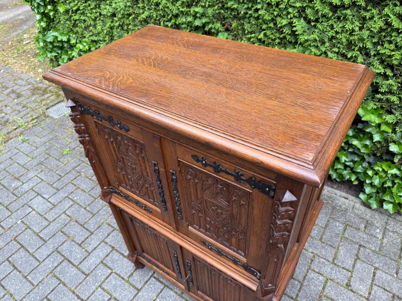 Gothic style Cabinet